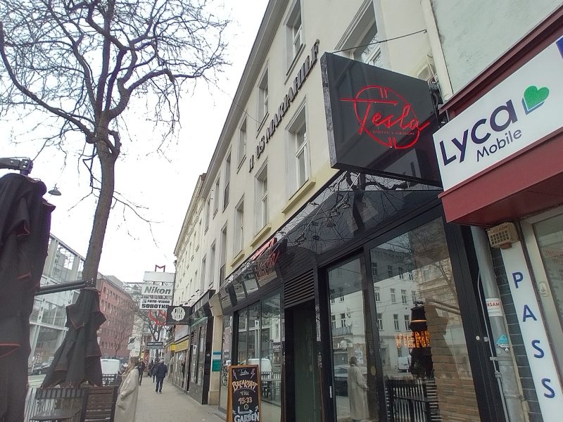 Tesla Coffee & Concept